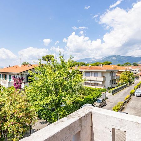 Casa Arno 500M From Beach - Happy Rentals Marina di Massa Esterno foto