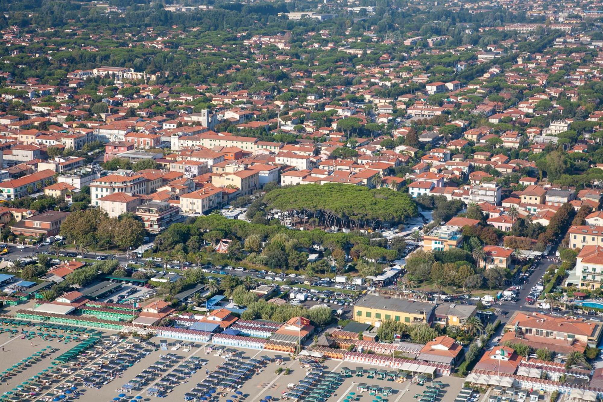 Casa Arno 500M From Beach - Happy Rentals Marina di Massa Esterno foto