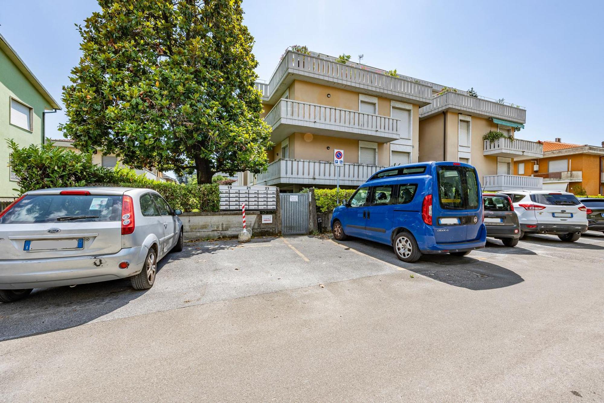Casa Arno 500M From Beach - Happy Rentals Marina di Massa Esterno foto